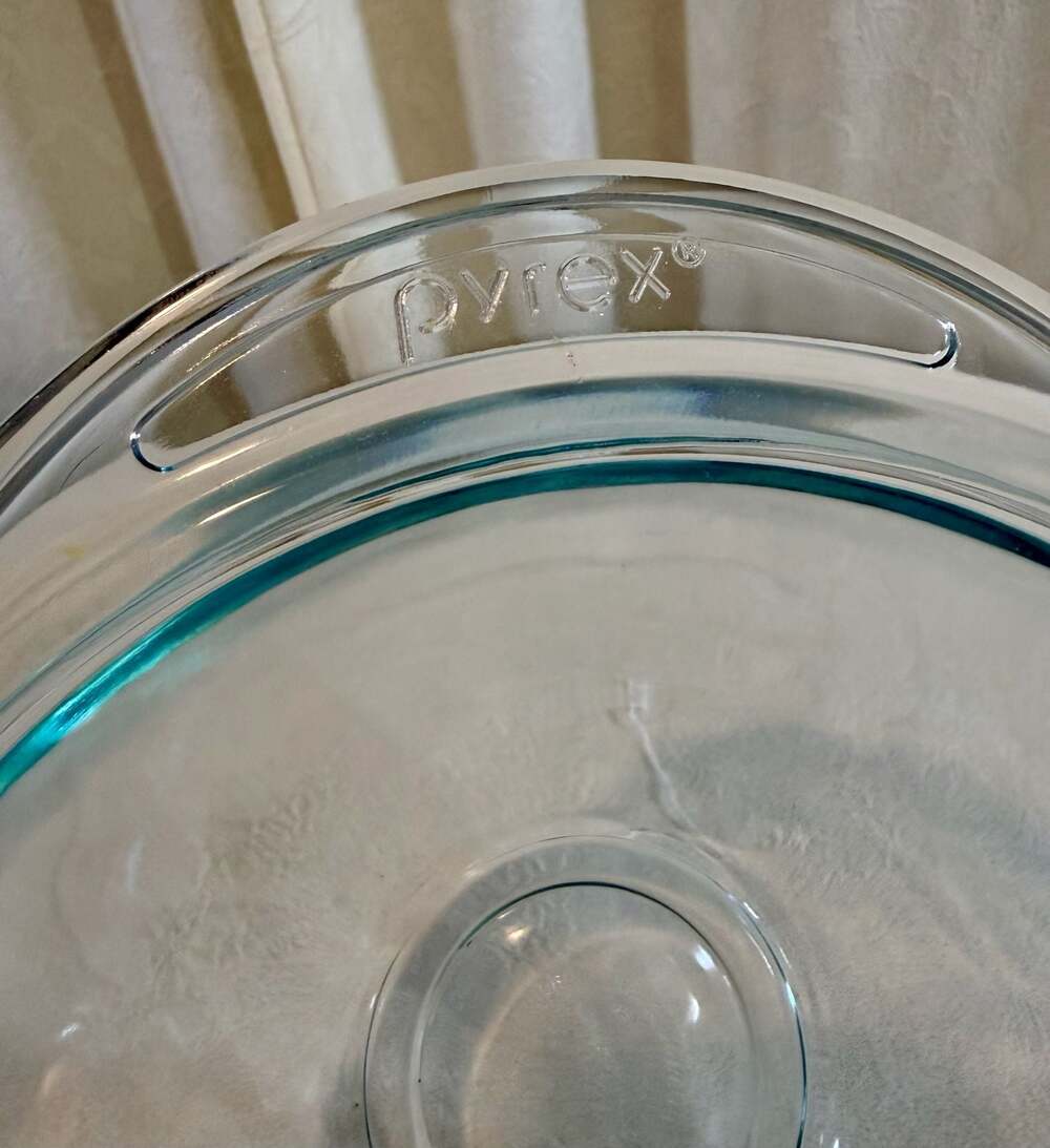 Pyrex Clear Glass Mixing Bowl with Tinted Blue Rim - Picture 4 of 5